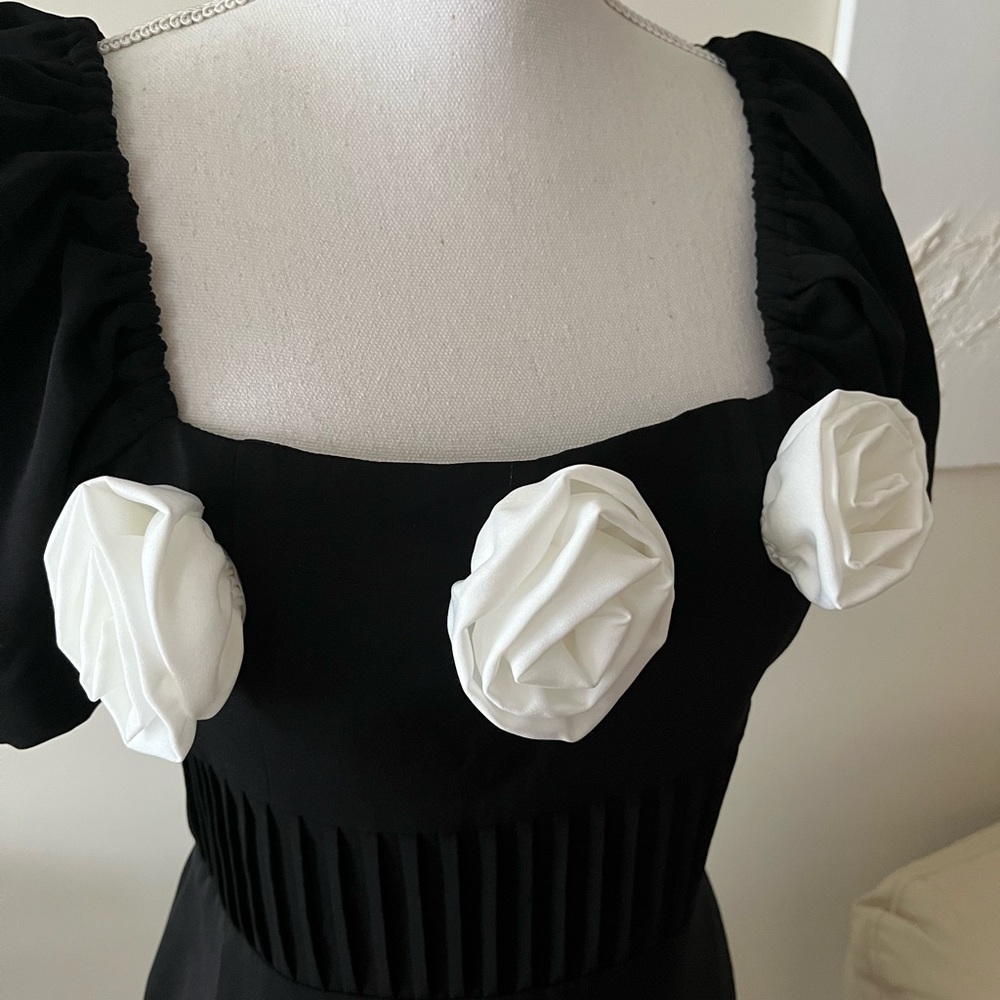 Endless Rose Black Puff Sleeve Mini Dress With White Rosettes size Medium NWT - Picture 11 of 15